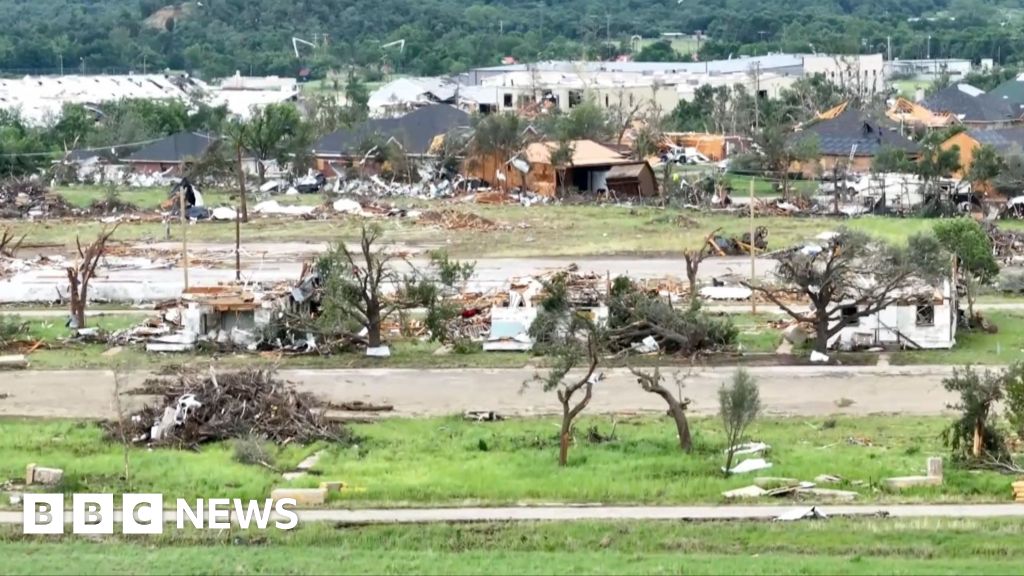 Video shows destruction in Mineral Wells, Texas after tornado strikes