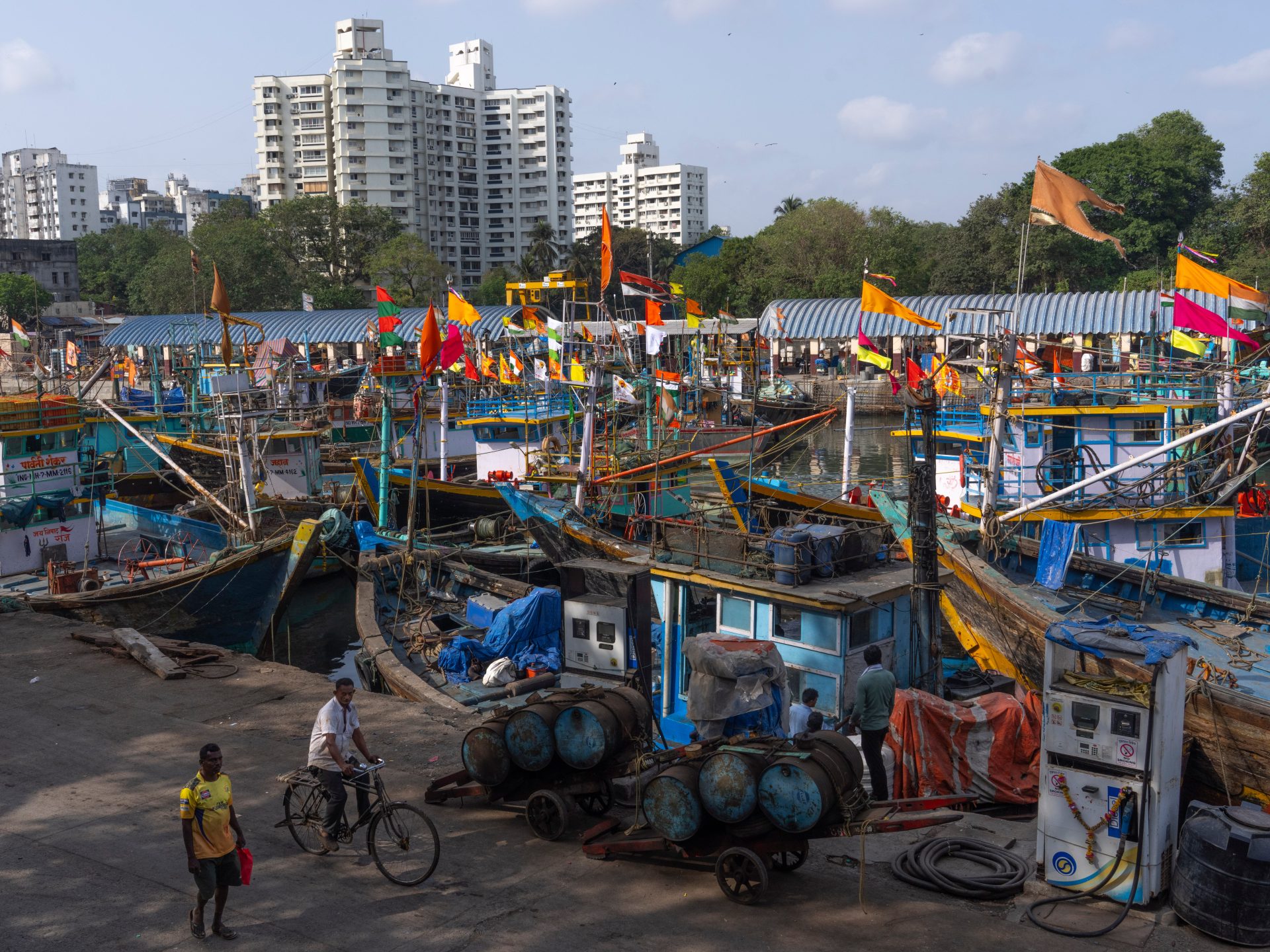 Mumbai’s historic dock quietens as fuel crisis chokes fishing trade | Oil and Gas News