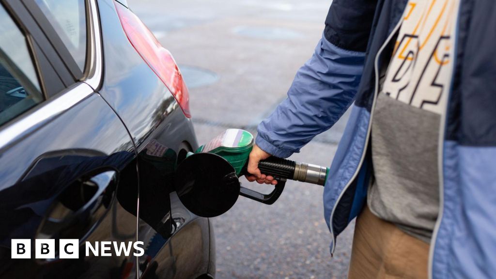 Oil price jumps to $117 after reports of ‘extended’ Iran blockade