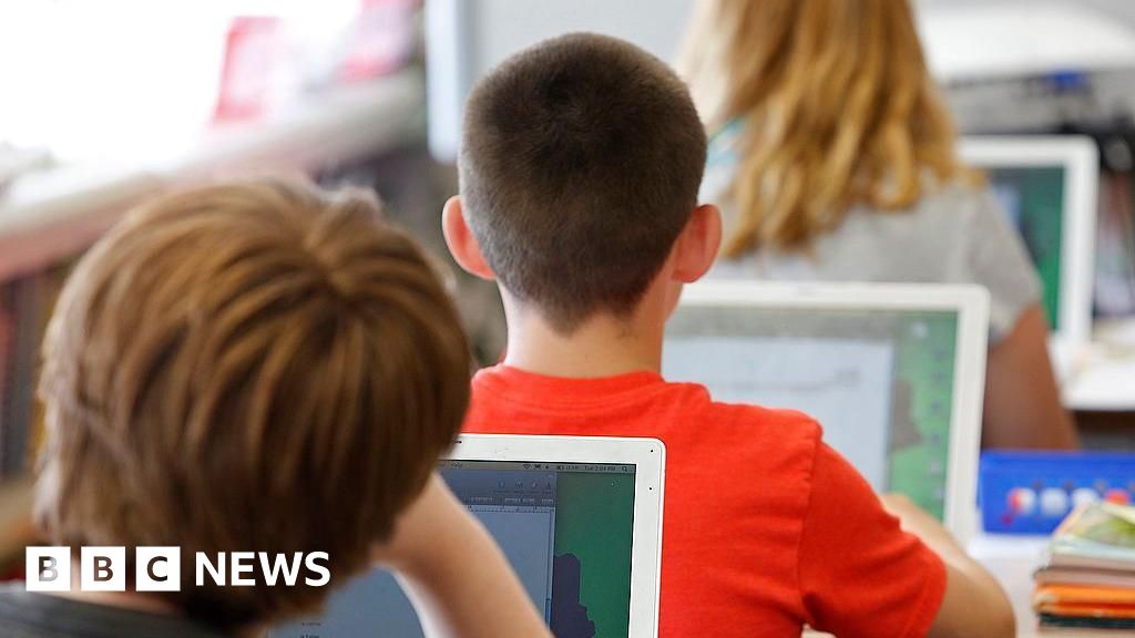 Los Angeles becomes first major US school district to limit classroom screen time