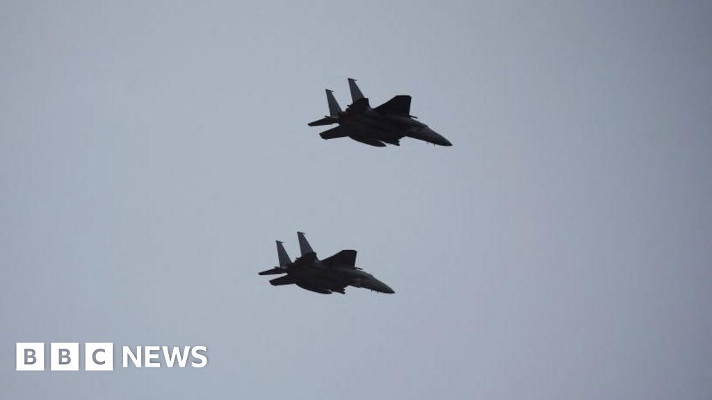 South Korean fighter jets collided due to pilots taking pictures, report finds