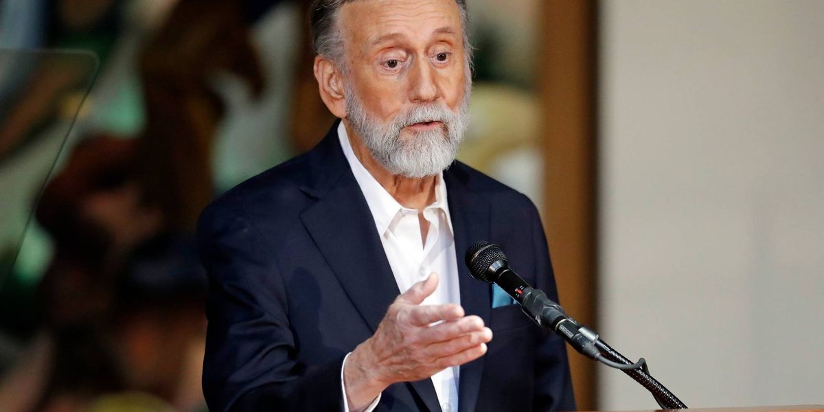 Grammy-winning singer-songwriter Ray Stevens recovering after breaking neck