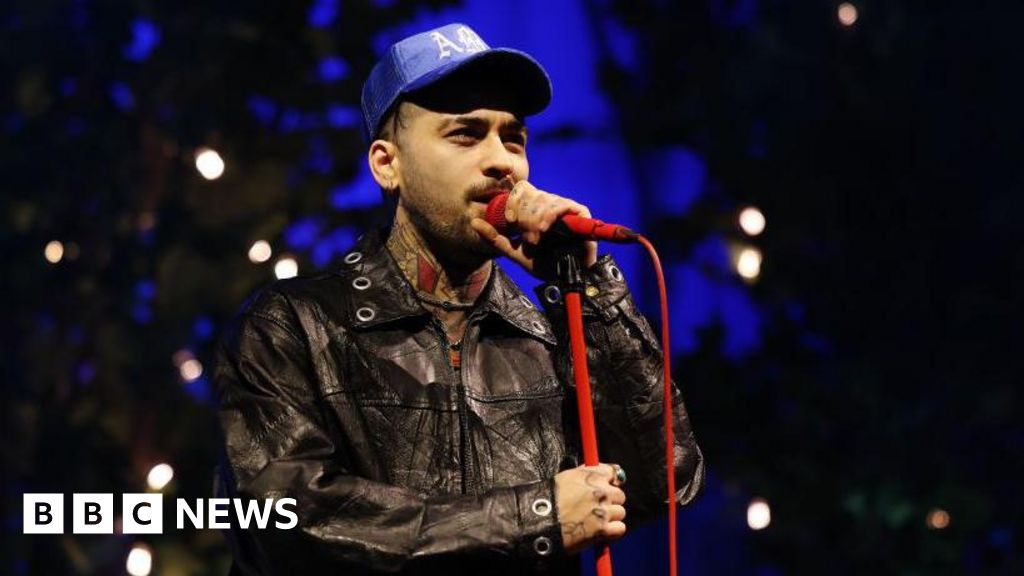 Zayn Malik cancels US tour and cuts UK dates after hospital bed photo shared