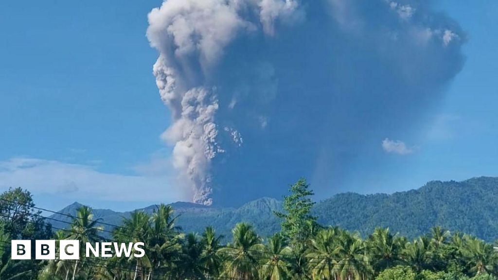 I led hikers up an Indonesian volcano – and then it erupted