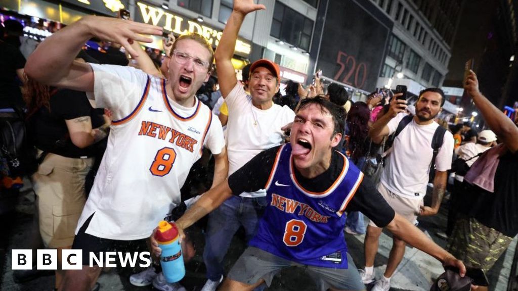 Taylor Swift and other New York Knicks fans celebrate vital win in NBA Finals