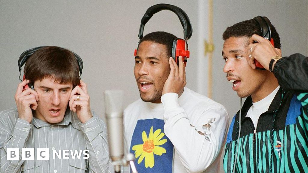 Olé, olé, olé, olé – What makes a memorable World Cup song?