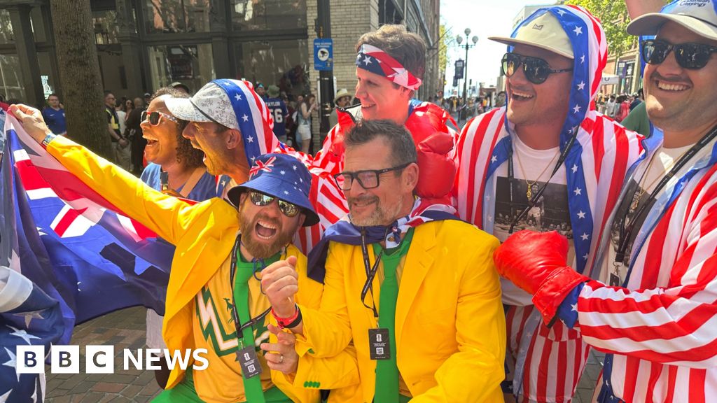 World Cup fans react to US defeating Australia in knockout round