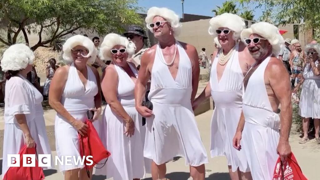 Marilyn Monroe lookalikes gather to celebrate her 100th birthday