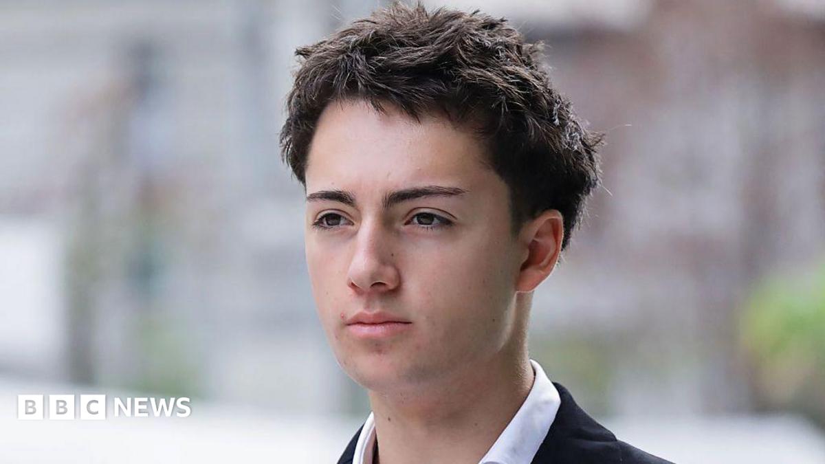 Singapore fines French teen for iJooz vending machine straw-licking stunt