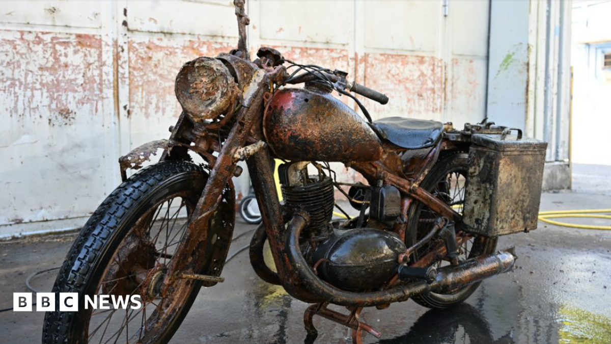Danube river’s low water levels reveal remains of WWII German soldiers in Hungary