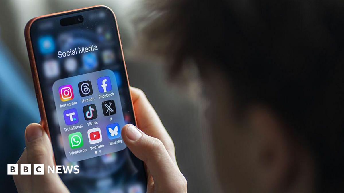 New Zealand moves to ban children under 16 from social media