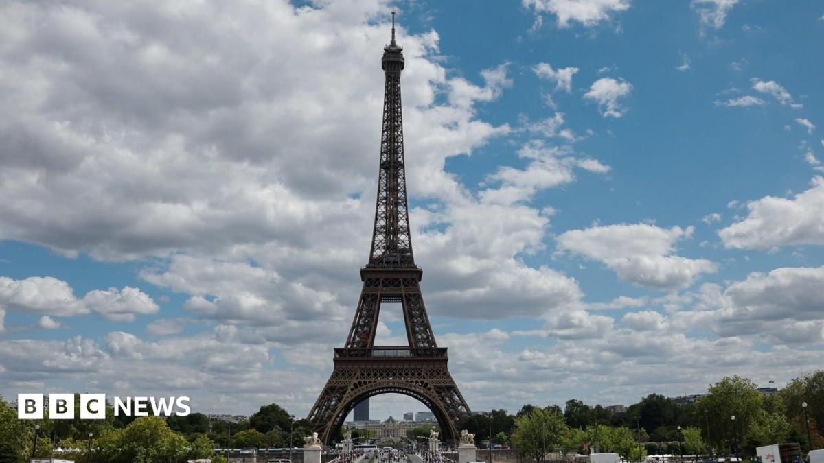 Eiffel Tower shut by staff strike over women being moved for religious visit