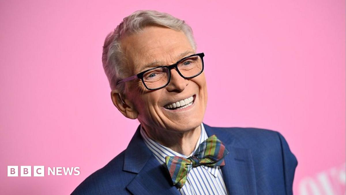 Bob Mackie: Legendary costume designer dies aged 87