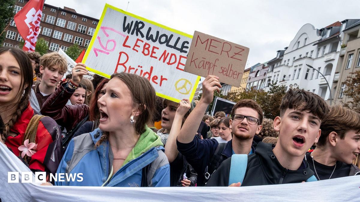 Students strike across Germany against military service