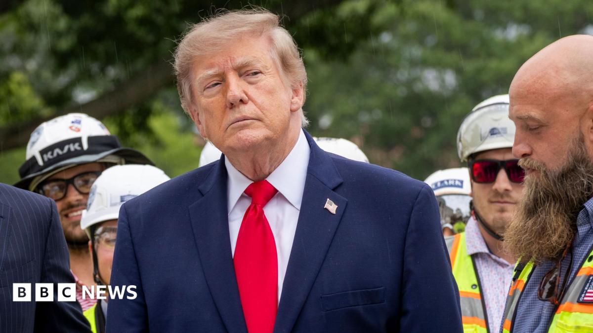 Major US outlets boycott shared Trump coverage in protest at media ban