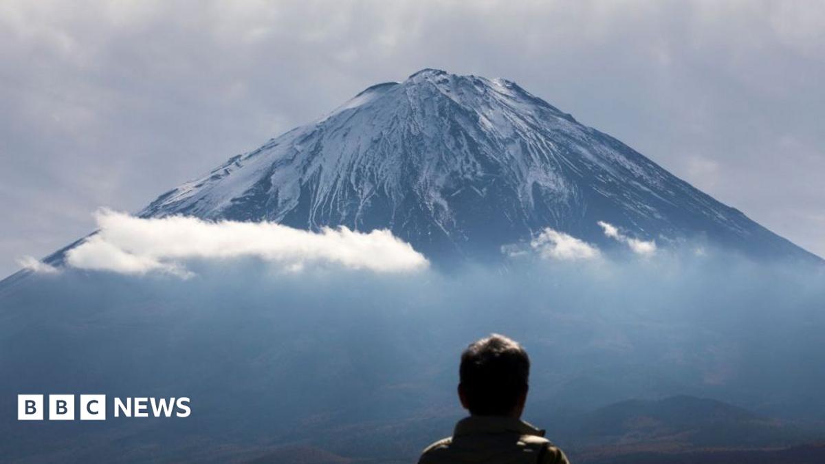 Mount Fuji: Japan’s Yamanashi to charge rescue fee during off season
