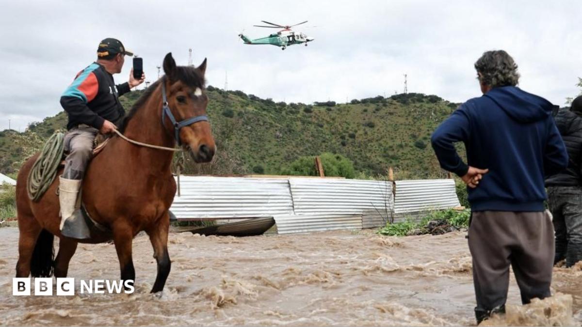 Residents airlifted to safety in central Chile as El Niño blamed for torrential rains