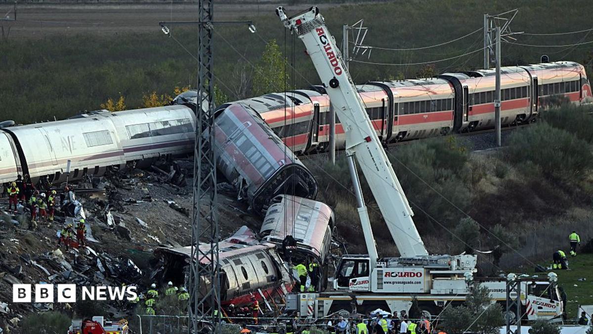Spain train crash: Audio reveals exchanges between control centre and drivers