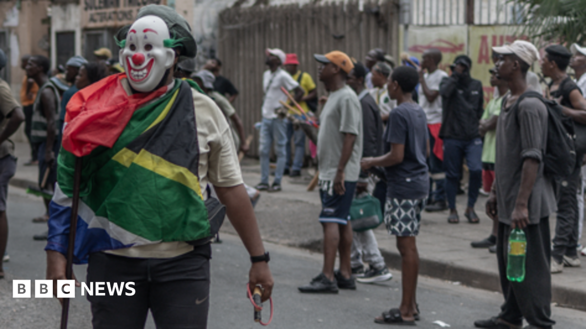 Durban attack: Crowd of 50 beats foreigner to death in South Africa