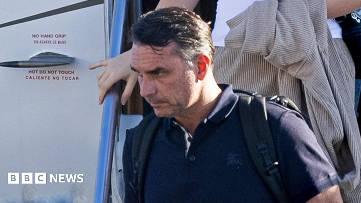 Flávio Bolsonaro calls himself ‘leader of Brazil’ after election loss