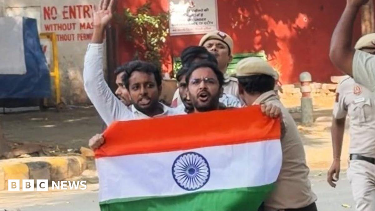CJP: India ‘cockroach’ leaders detained after entering barricaded protest site