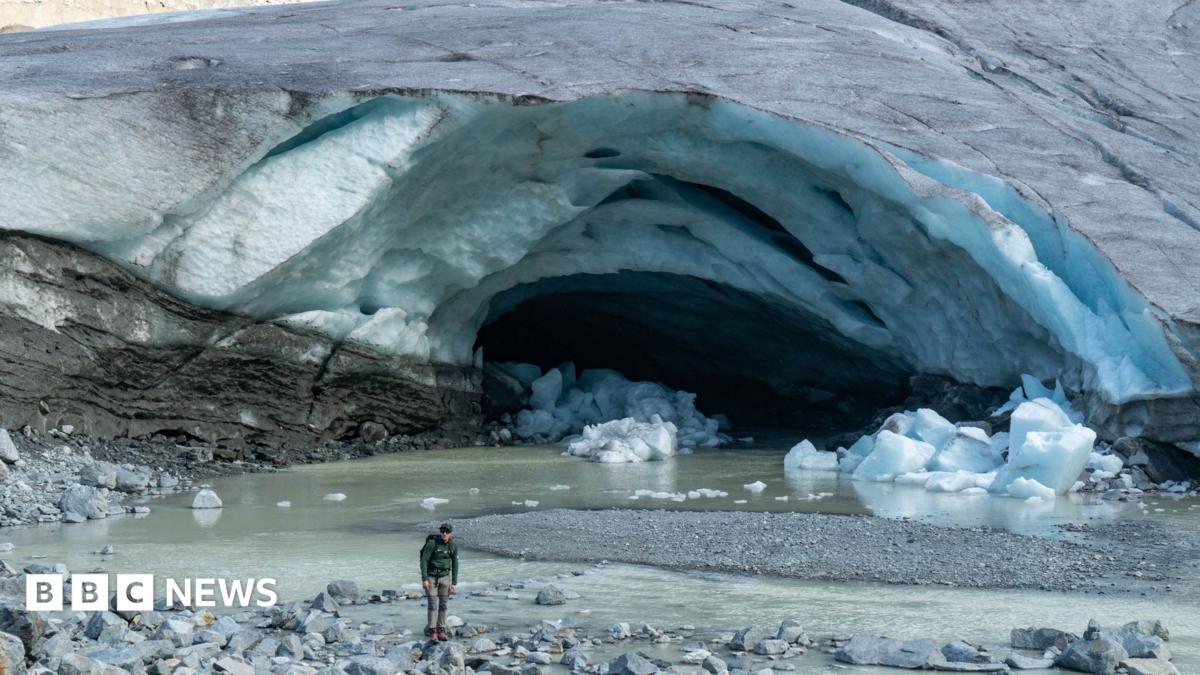 Swiss glaciers suffer ‘disastrous’ year of ice loss